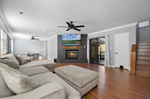 4032 Elsa St, Lakewood CA  90712-3853 exterior