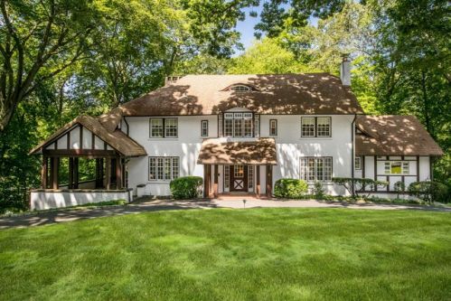 6 Murray Hill Rd, Scarsdale, NY 10583-2804