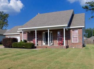 300 Hidden Meadows Dr, Benton, AR 72015-4940