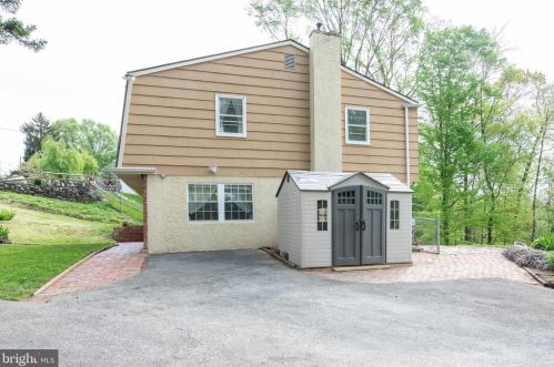 173 Marmic Dr, Southampton PA 18966-1724 exterior