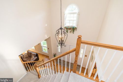 732 Castlewood Dr, Dresher PA 19025-2015 exterior