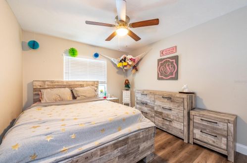 2406 Sunset Ln, Lutz FL  33549-8209 exterior