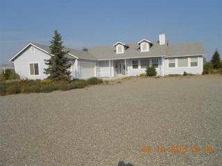 40 Kari Ln, Smith, NV 89430-9415