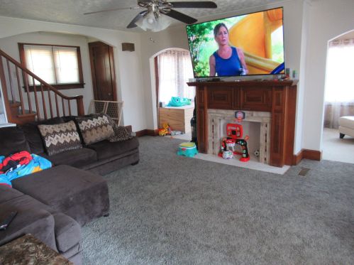 204 Perrin Ave, Springfield, OH 45506-2726