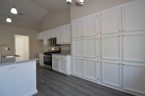 490 Santa Barbara St, Los Banos CA  93635-6324 exterior