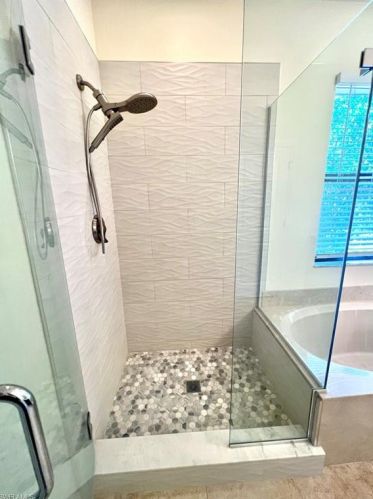 7797 Bristol Cir, Naples FL  34120-0702 exterior