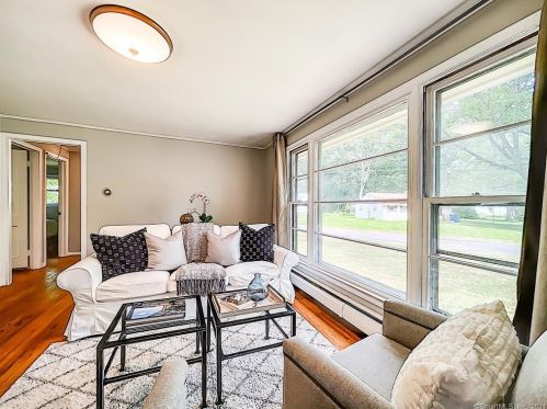 70 Ellsworth Dr, Bloomfield CT  06002-2845 exterior