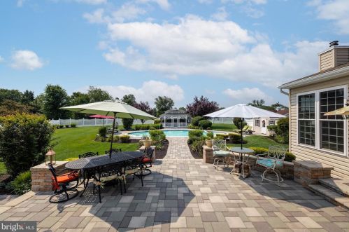 16 Livingston Ln, Lumberton Township NJ  08048-6210 exterior