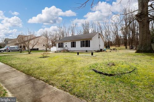 808 Mail Ave, West Deptford NJ  08096-6515 exterior