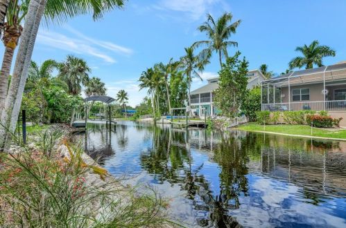 27150 Del Ln, Bonita Springs, FL 34135-4407
