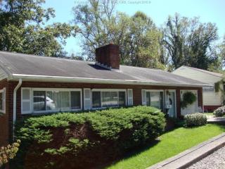 724 Ellette Dr, Charleston, WV 25311-1312
