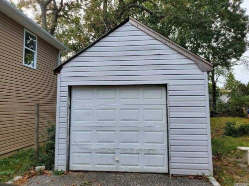 31 8 Ave, Huntington Station NY 11746-2210 exterior