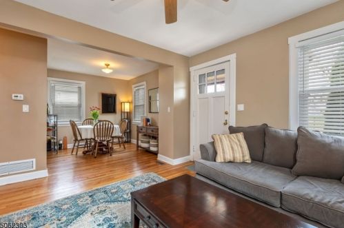 122 Hawthorne St, Roselle Park NJ  07204-1813 exterior