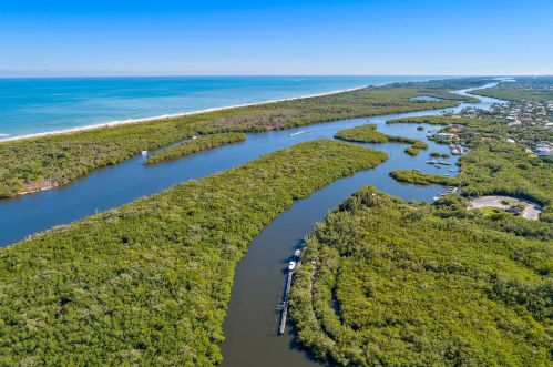 7367 Jamestown Ter, Hobe Sound FL  33455-5874 exterior