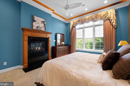 100 Deer Vly Ln, Wilmington DE  19807-1912 exterior