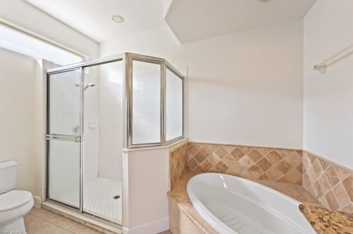 8684 Ibis Cove Cir, Naples FL  34119-7727 exterior