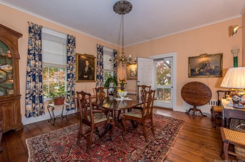 56 Lyme St, Lyme CT  06371-2359 exterior