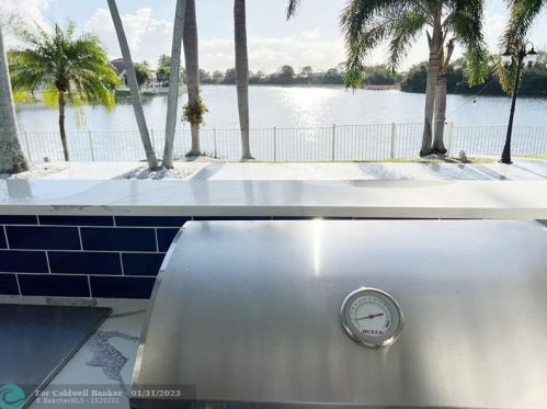 3591 177th Ave, Hollywood FL  33029-1666 exterior