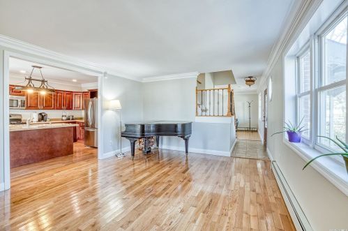 22 Rockaway Trl, Panamoka NY  11961-2262 exterior