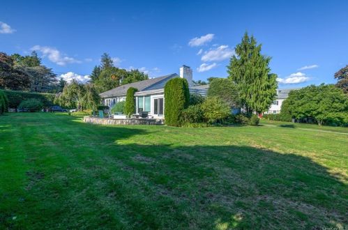 1 Sage Ct, White Plains, NY 10605-4408