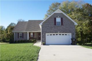 1271 Viewmont Dr, Clarksville, TN 37040-5795