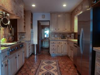 438 Sycamore Ave, Los Angeles CA  90036-3506 exterior