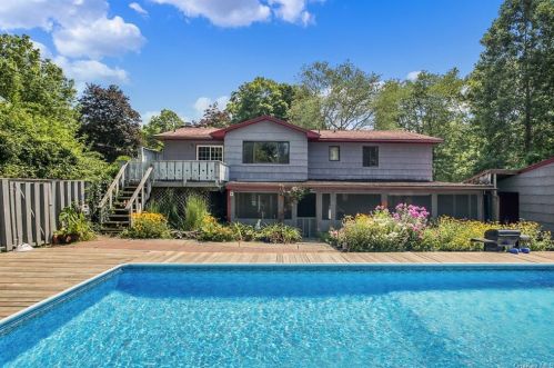 630 Rachel Dr, Yorktown Hgts, NY 10598-1925