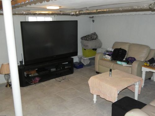 109 Tompkins Ave, South Plainfield NJ  07080-3042 exterior