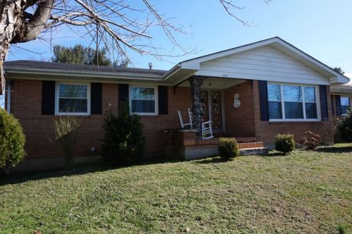 202 Depot St, Greensburg, KY 42743-1257