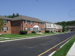69 Belaire Ct, Matawan NJ  07747-1120 exterior