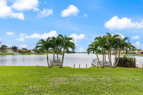 818 Lake Wellington Dr, West Palm Beach, FL 33414-7972