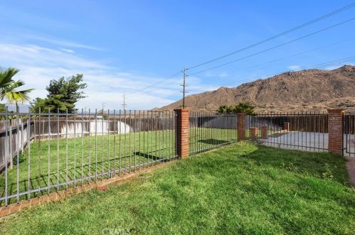 20394 Little Julies Way, Riverside CA  92507-6654 exterior