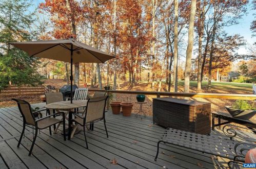 208 Jefferson Dr, Bybee VA  22963-2322 exterior