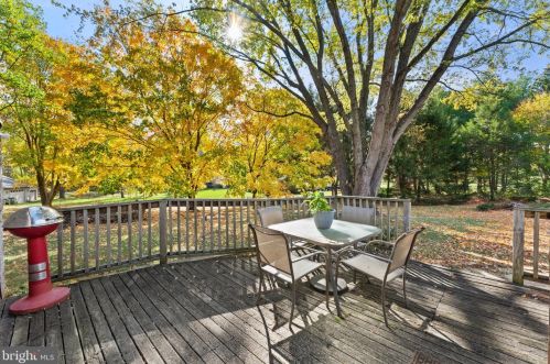 16309 Poplar Hill Rd, Haymarket VA  20169-2101 exterior