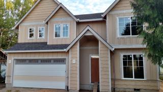 10546 Skidmore St, Portland, OR 97220-2653