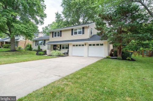 2413 Chatham Dr, Wilmington, DE 19803-2709