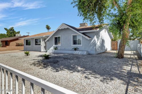 6320 Cavalier Dr, Glendale, AZ 85301-5022