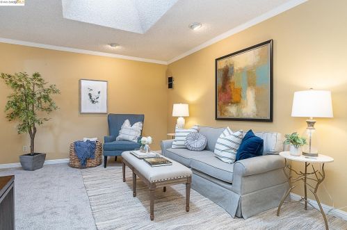 4136 Strathmore Way, North Highlands CA  95660-2853 exterior