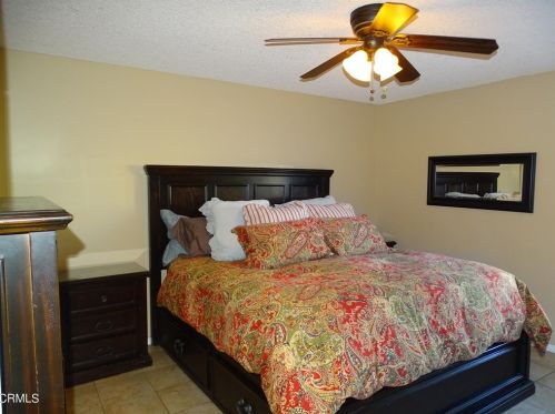 704 Holly Ave, Oxnard CA 93036-1907 exterior