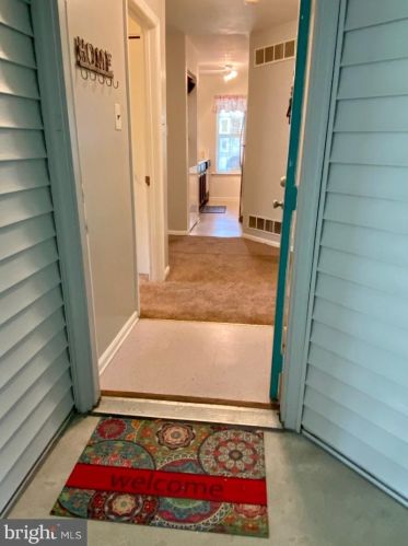 224 Stone Hurst Ct, New Castle DE  19720-3947 exterior