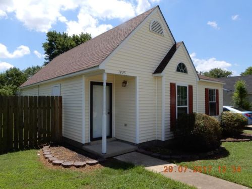 1425 Keats St, Dyersburg, TN 38024-4937