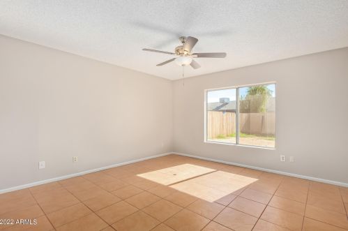 6931 Tuckey Ln, Glendale AZ 85303-3412 exterior