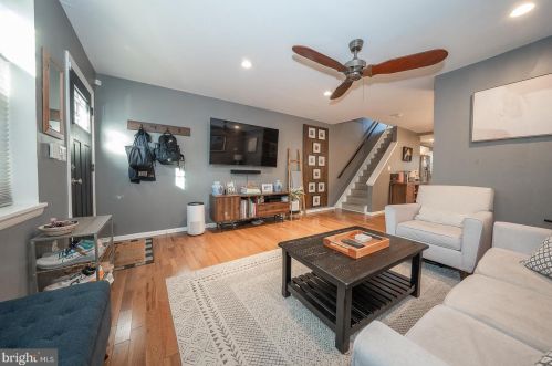 2041 Carpenter St, Philadelphia PA  19146-2616 exterior