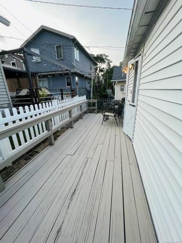 71 Poplar Ave, Bronx, NY 10465-3941