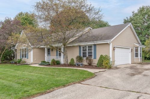 1446 Eldorado Dr, Oconomowoc, WI 53066-1774