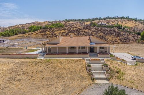 23105 Shawnee Ct, Santa Clarita, CA 91390-1132