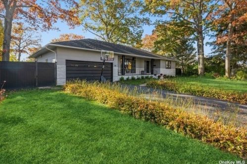 412 Walker St, Babylon, NY 11704-3017