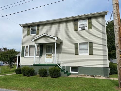 332 Loyalhanna St, Ligonier, PA 15658-1128