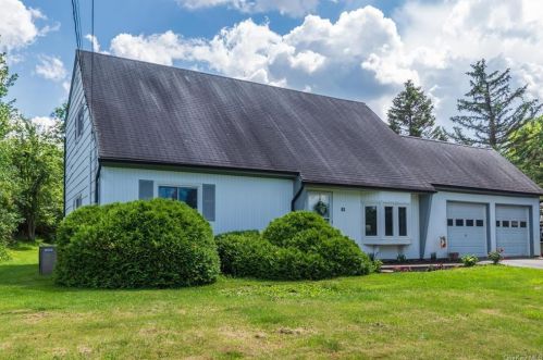 40 Scott Dr, Middletown NY  10941-1133 exterior