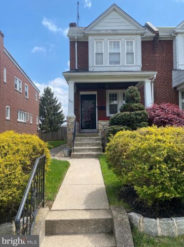 806 Noble St, Norristown, PA 19401-3658